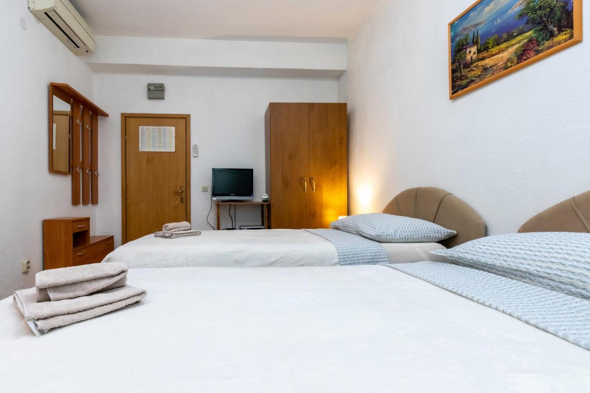 Apartments Dino Kastela Exterior photo