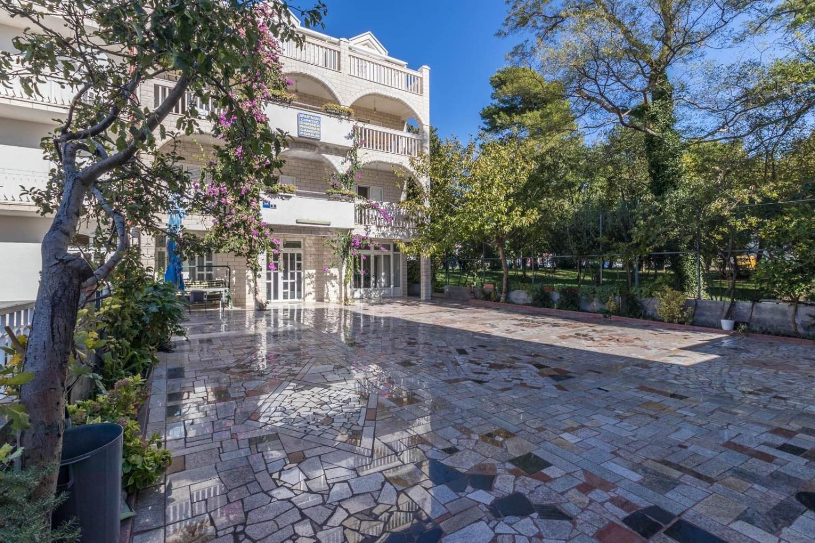 Apartments Dino Kastela Exterior photo