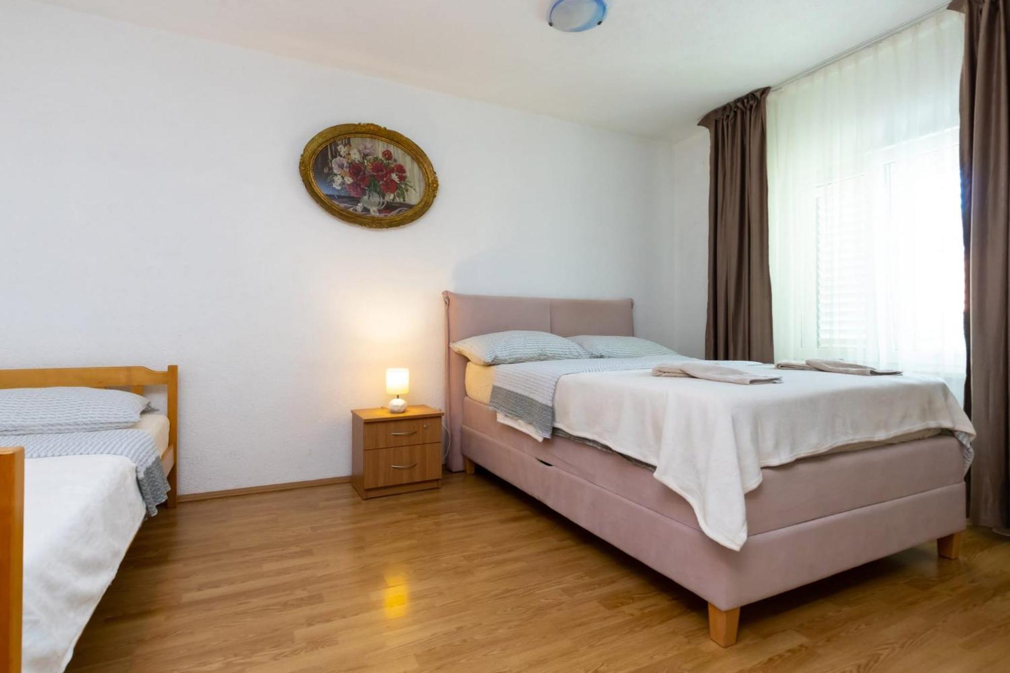 Apartments Dino Kastela Exterior photo