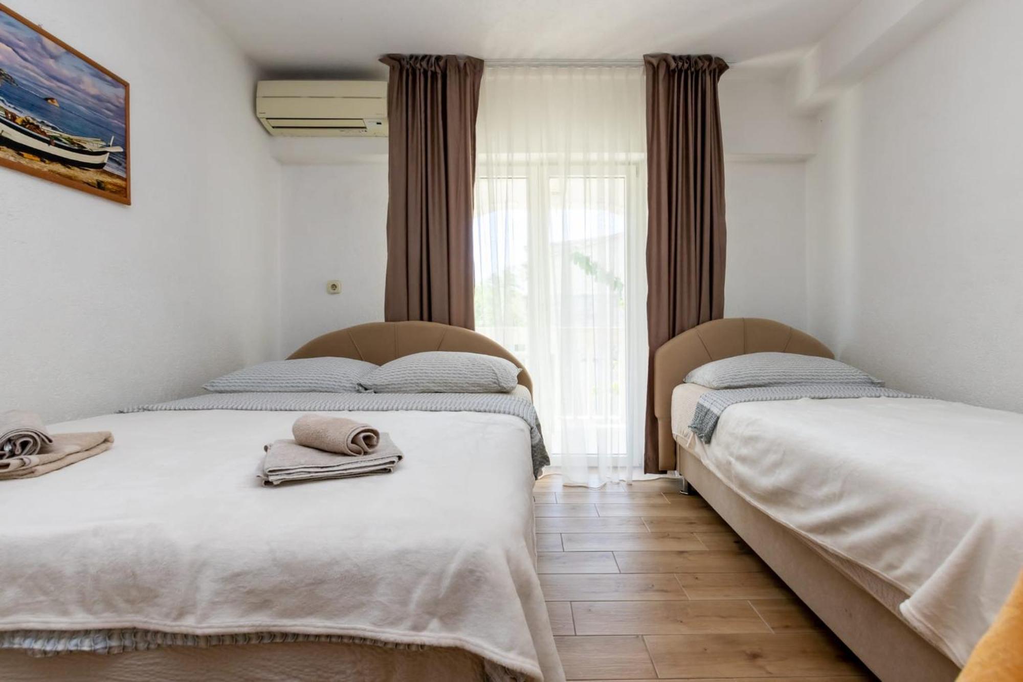 Apartments Dino Kastela Exterior photo