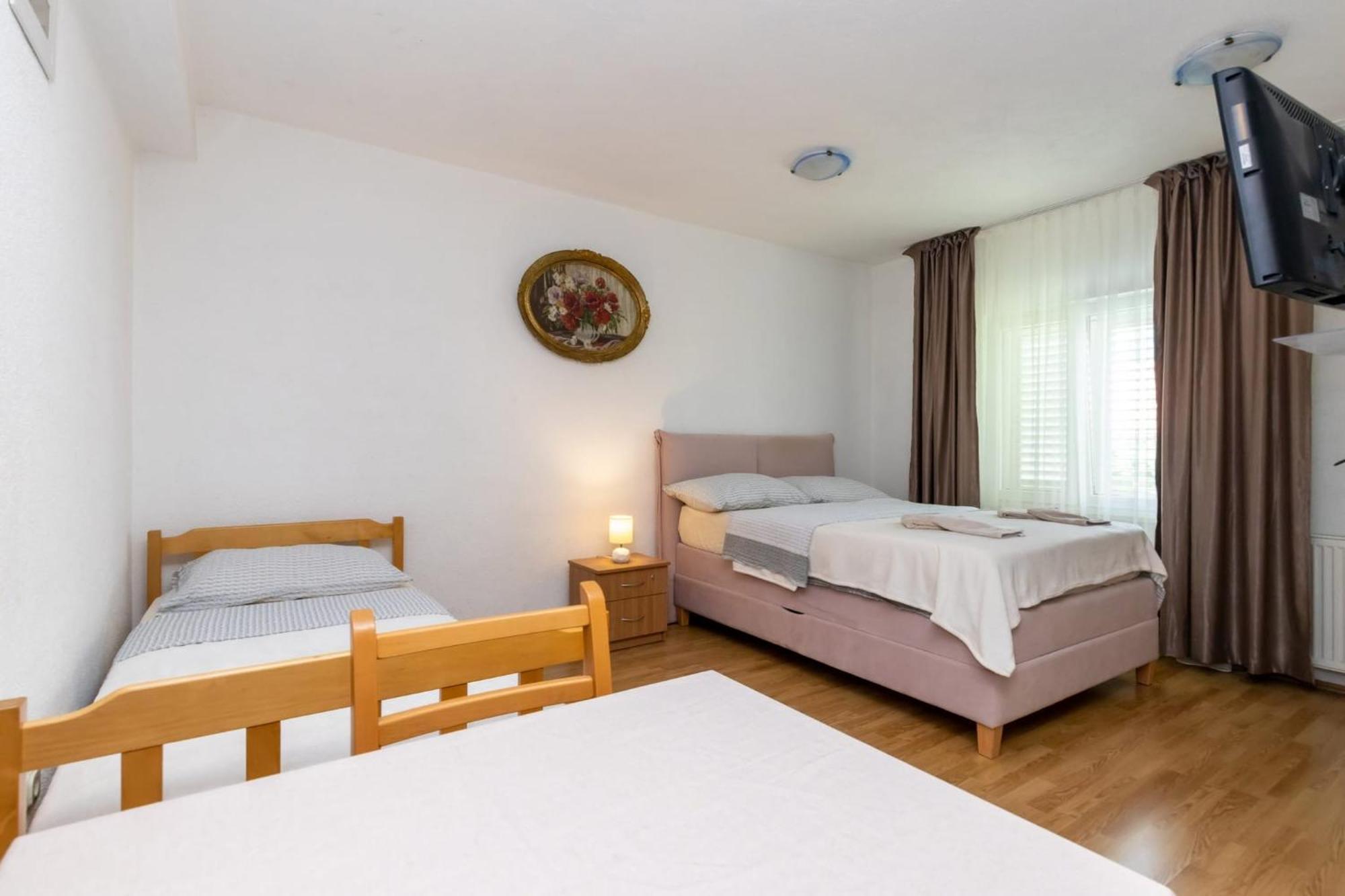 Apartments Dino Kastela Exterior photo