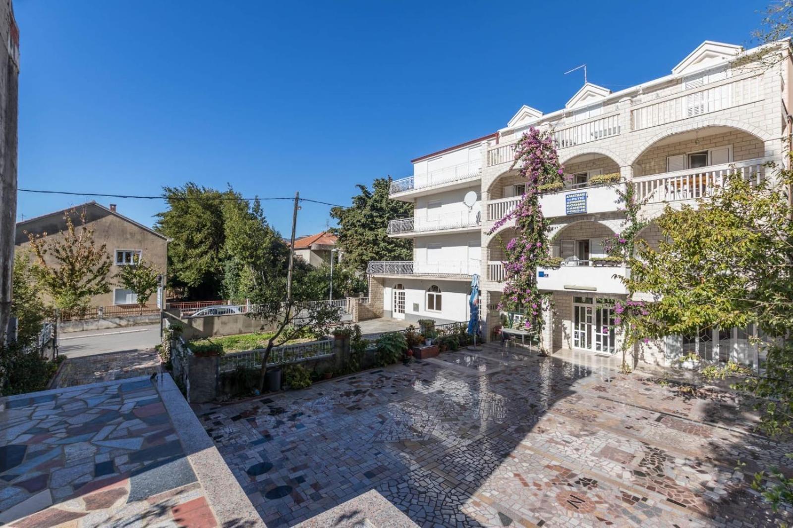 Apartments Dino Kastela Exterior photo
