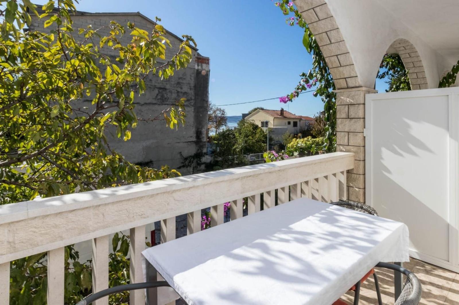 Apartments Dino Kastela Exterior photo