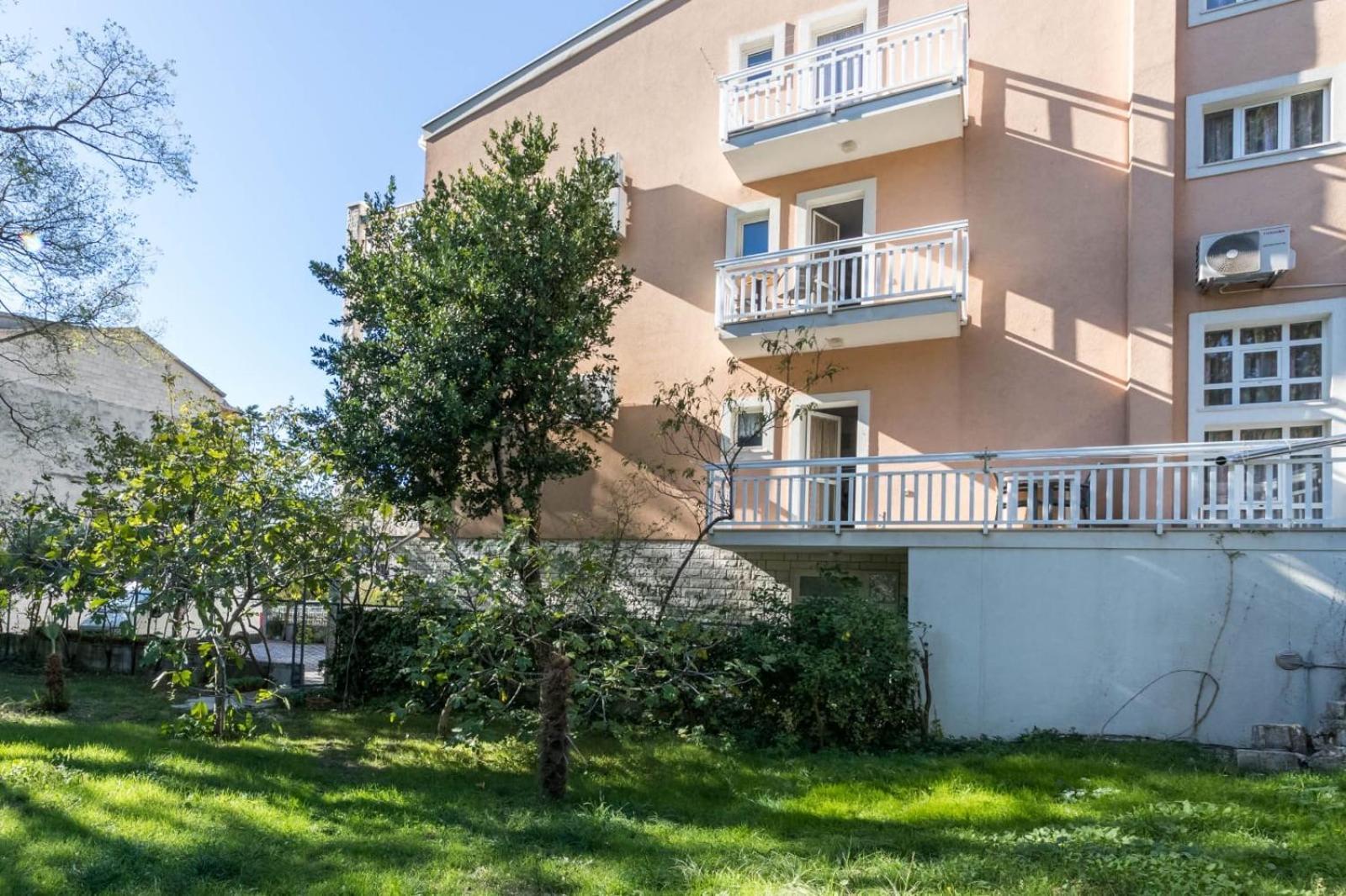 Apartments Dino Kastela Exterior photo