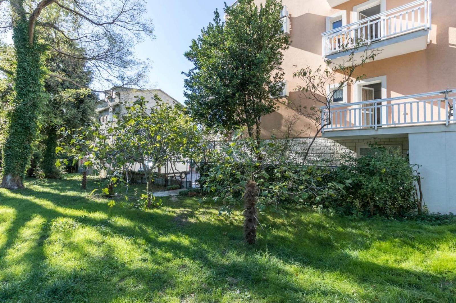 Apartments Dino Kastela Exterior photo