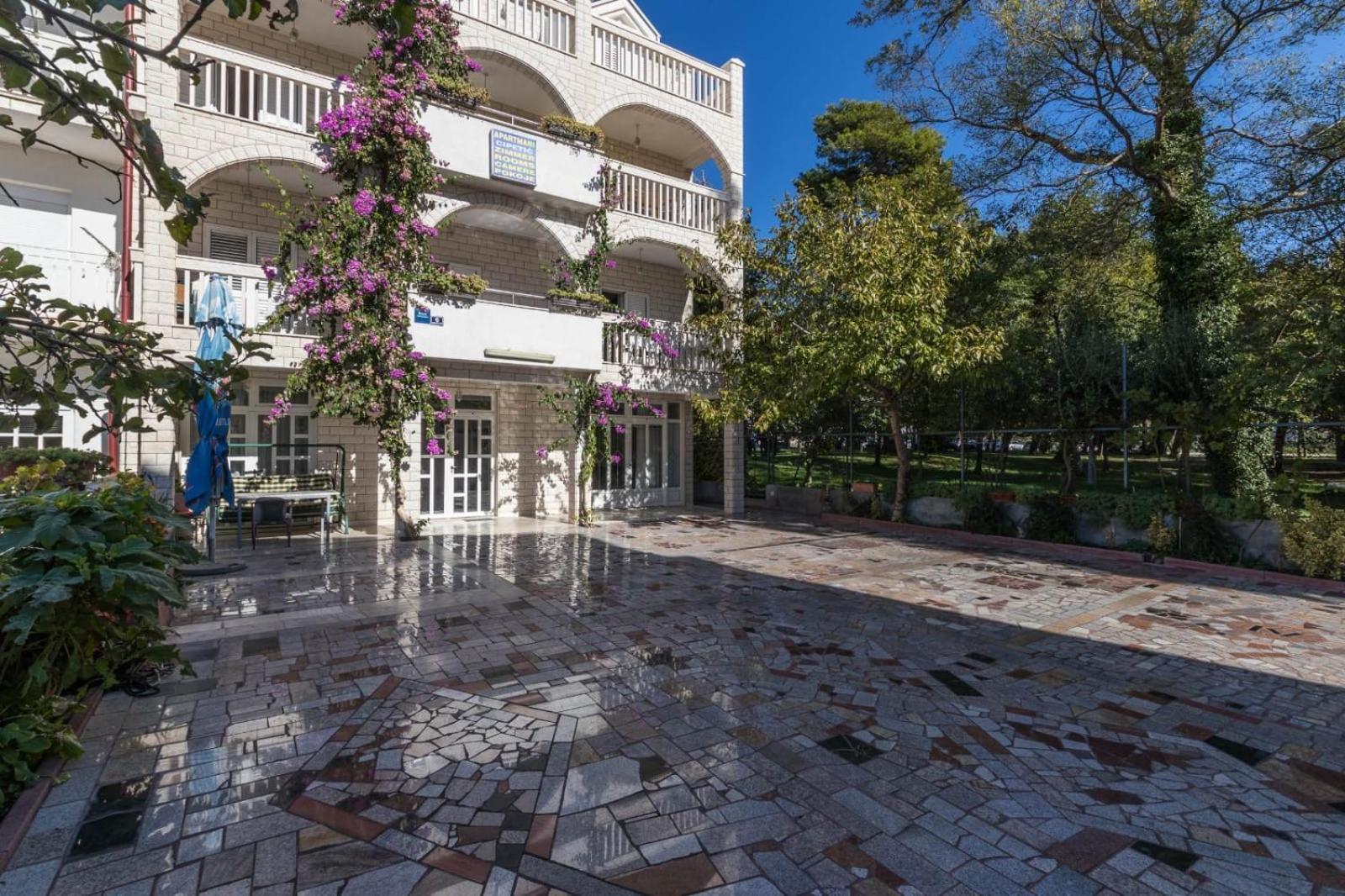 Apartments Dino Kastela Exterior photo